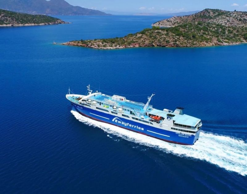Μηχανική βλάβη στο πλοίο «ΑΠΟΛΛΩΝ ΕΛΛΑΣ» πριν τον απόπλου για την Αίγινα