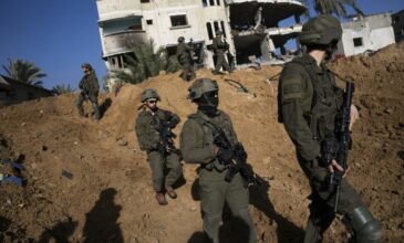 Ο ισραηλινός στρατός διέψευσε ότι εξαπέλυσε το φονικό πλήγμα σε ασθενοφόρο στη Γάζα