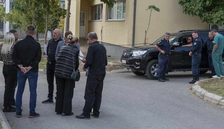 Οι Σέρβοι στο βόρειο Κόσοβο συγκεντρώνουν υπογραφές για την καθαίρεση των Αλβανών δημάρχων