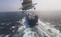 Το ιρανικό ναυτικό θα συνοδεύει τα εμπορικά πλοία της χώρας στην Ερυθρά Θάλασσα
