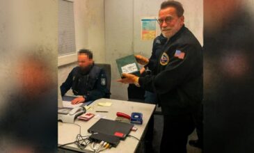 Γερμανία: Ο Άρνολντ Σβαρτσενέγκερ κρατήθηκε στο αεροδρόμιο του Μονάχου