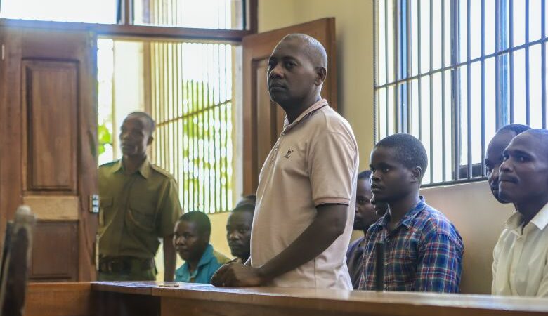Για 238 ανθρωποκτονίες κατηγορείται ο πάστορας που προέτρεψε τους πιστούς «να νηστέψουν μέχρι θανάτου» στην Κένυα