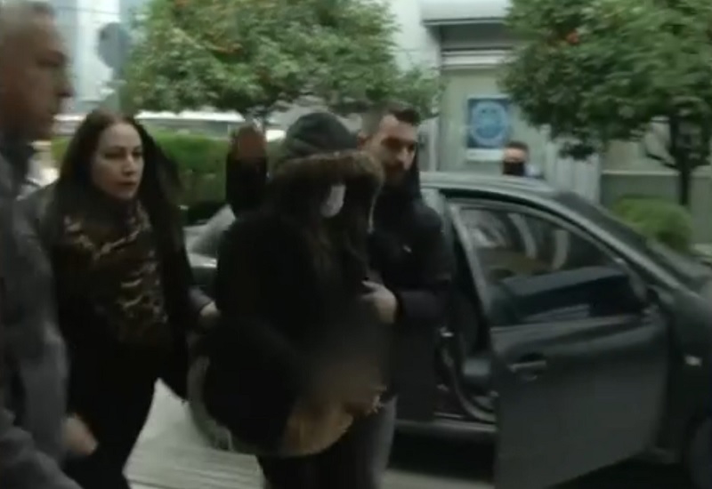 Έγκλημα στην Χαλκίδα: Αποκαλύψεις από την 39χρονη – «Του έδειξα το μαχαίρι και του είπα “Πάμε τώρα στον άνδρα μου να του μιλήσεις, να αναλάβεις τις ευθύνες”»