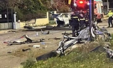 Σοκαριστικό τροχαίο στη Βούλα με νεκρούς δύο 19χρονους και άλλους δύο τραυματίες – Το αυτοκίνητο έτρεχε και εξετράπη της πορείας του