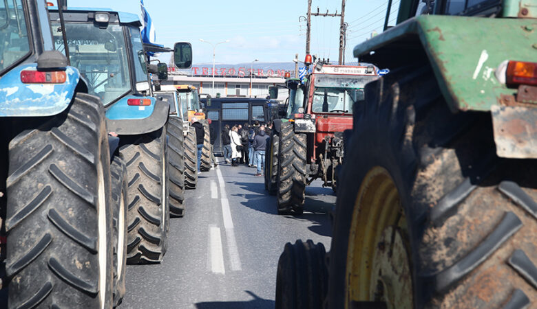 Έκλεισε μέχρι τις 20:00 η Εθνική Οδός Θεσσαλονίκης-Μουδανιών – Κορυφώνονται οι κινητοποιήσεις των αγροτών
