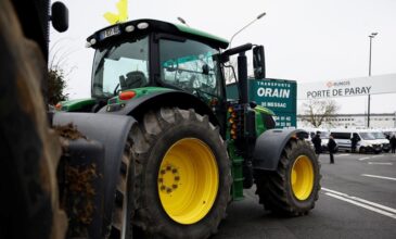 Γαλλία: Συλλήψεις αγροτών που προσπάθησαν να αποκλείσουν την κεντρική αγορά τροφίμων στο Ρουνζίς