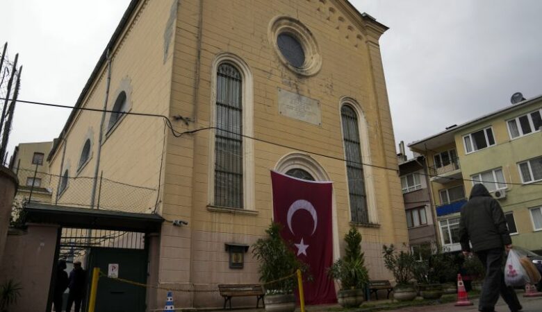 Τουρκία: Συνελήφθησαν 25 ύποπτοι για την επίθεση σε καθολική εκκλησία στην Κωνσταντινούπολη