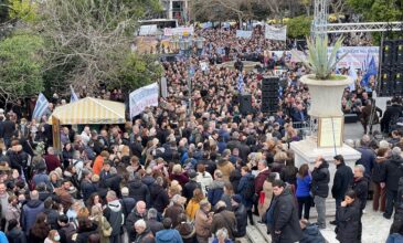 Συγκέντρωση στο Σύνταγμα κατά του νομοσχεδίου για τα ομόφυλα ζευγάρια