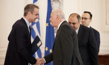 Τετ α τετ Μητσοτάκη με τον δήμαρχο της κατεχόμενης Μόρφου: «Θα συνεχίσουμε να στηρίζουμε τον κυπριακό λαό», τόνισε ο πρωθυπουργός