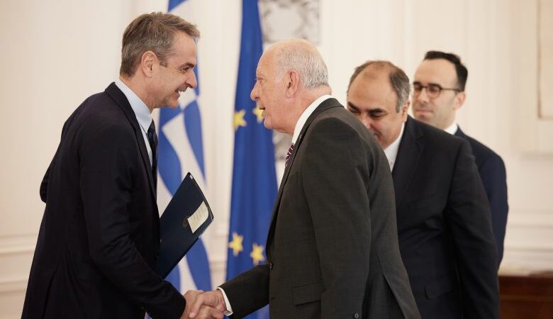 Τετ α τετ Μητσοτάκη με τον δήμαρχο της κατεχόμενης Μόρφου: «Θα συνεχίσουμε να στηρίζουμε τον κυπριακό λαό», τόνισε ο πρωθυπουργός