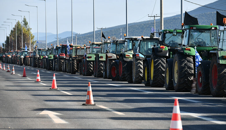 Οι αγρότες προετοιμάζονται για την μεγάλη «απόβαση» στην Αθήνα την Τρίτη – Το σενάριο για μια παρουσία των τρακτέρ στο Σύνταγμα