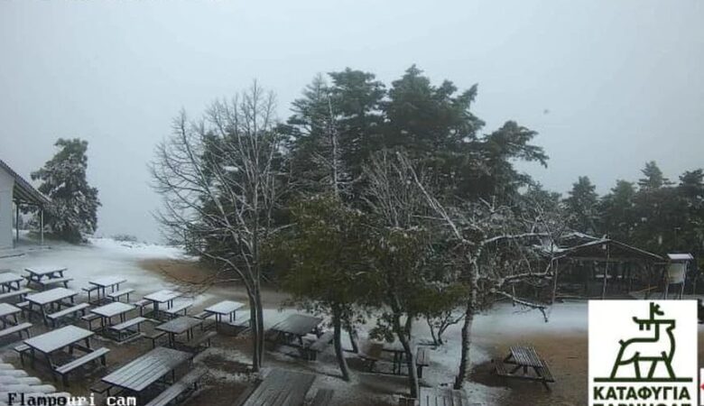 Διακοπή κυκλοφορίας στην Πάρνηθα λόγω χιονόπτωσης