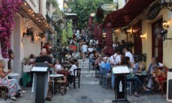 Από ποιες χώρες αναμένονται οι περισσότεροι τουρίστες το 2024 στην Ελλάδα