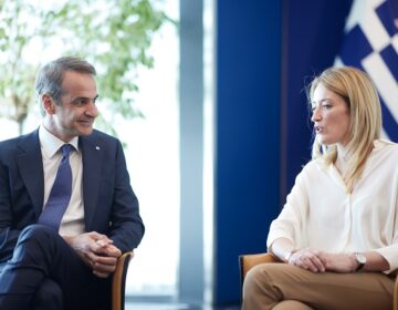 Συνάντηση Μητσοτάκη με την πρόεδρο του Ευρωπαϊκού Κοινοβουλίου στο Μαξίμου