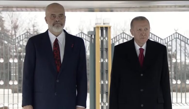 Στην Άγκυρα ο Έντι Ράμα: Συμφωνία στρατιωτικής συνεργασίας Τουρκίας – Αλβανίας