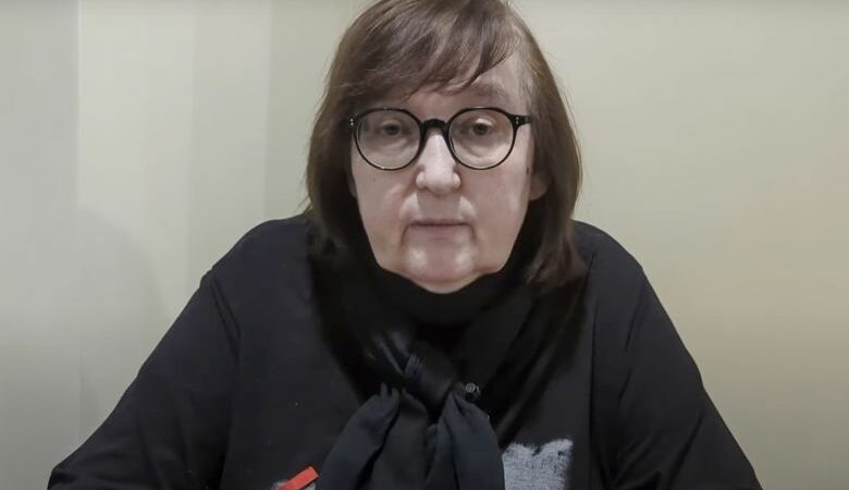 Η μητέρα του Ναβάλνι κατηγορεί τους ανακριτές ότι την εκβιάζουν για την κηδεία του γιου της
