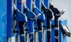 Η Ρωσία απαγορεύει τις εξαγωγές βενζίνης για έξι μήνες