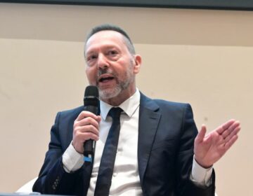 Αισιόδοξη πρόβλεψη από Στουρνάρα: «Το δημόσιο χρέος μπορεί να επιστρέψει στο 60% του ΑΕΠ»