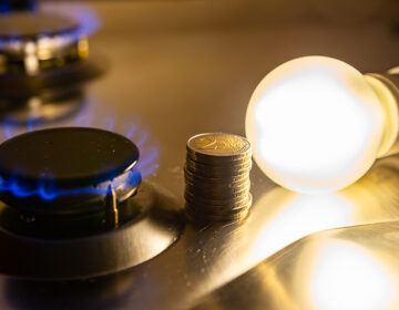 Μείωση τιμών σε προ κρίσης επίπεδα σε ηλεκτρική ενέργεια και φυσικό αέριο τον Φεβρουάριο