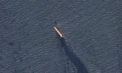 Βυθίστηκε το ελληνόκτητο πλοίο Tutor που είχε δεχθεί δύο επιθέσεις των Χούθι στην Ερυθρά Θάλασσα