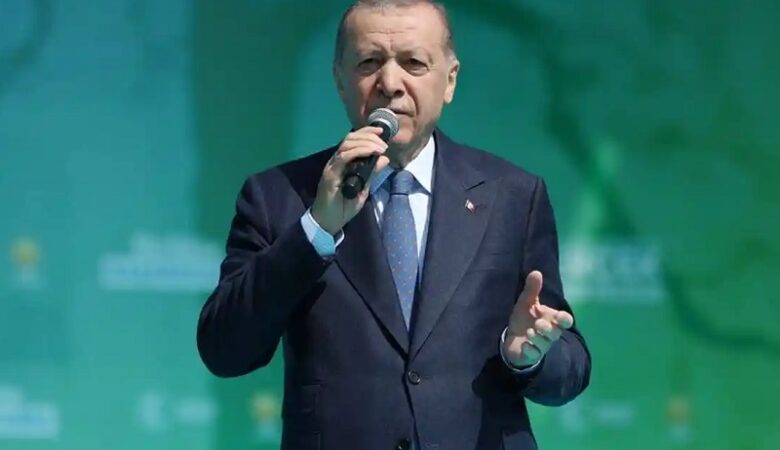 Προκλήσεις Ερντογάν από τη Σμύρνη: «Ρίξαμε τον εχθρό στη θάλασσα»