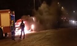 Επεισόδια τη νύχτα στην Πανεπιστημιούπολη – Κάηκαν πέντε αυτοκίνητα