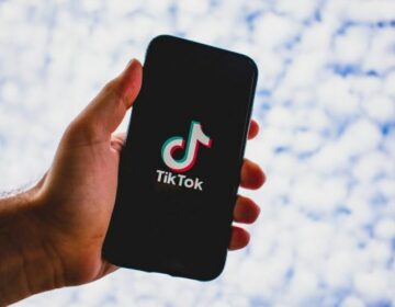 ΗΠΑ: Η Γερουσία ενέκρινε νομοσχέδιο που αναγκάζει το TikTok να κόψει τους δεσμούς του με την Κίνα