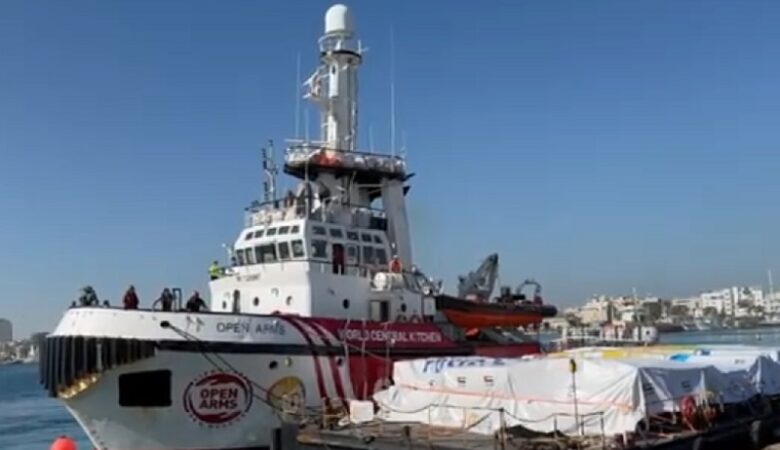 Πόλεμος στη Μέση Ανατολή: Αναχώρησε το πρώτο πλοίο με ανθρωπιστική βοήθεια από την Κύπρο για την Γάζα