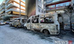 Εμπρηστική επίθεση στου Ζωγράφου, πέντε σχολικά λεωφορεία κάηκαν ολοσχερώς – Δείτε τις φωτογραφίες του News