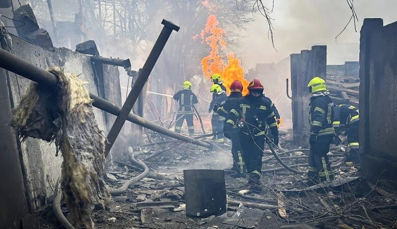 Ουκρανία: Τουλάχιστον 14 νεκροί από ρωσικό βομβαρδισμό στην Οδησσό