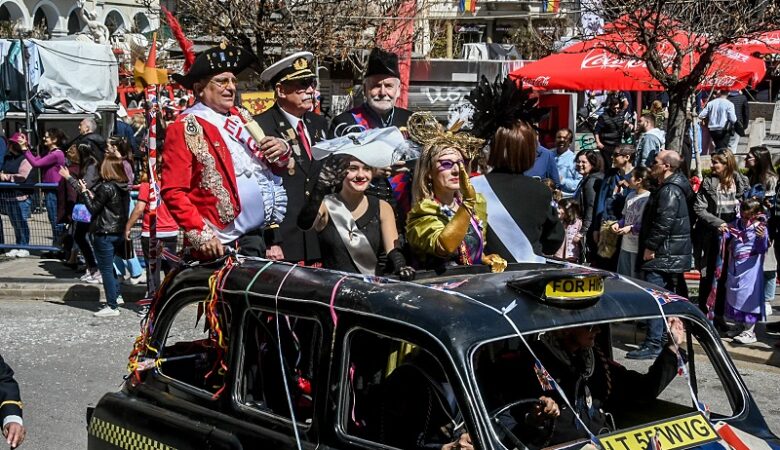 Mηνύματα χαράς και αισιοδοξίας από το καρναβάλι της Πάτρας