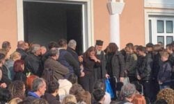 Σε κλίμα οδύνης η κηδεία του 15χρονου στην Αλεξανδρούπολη – Δείτε βίντεο