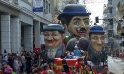 Σε εξέλιξη η μεγάλη καρναβαλική παρέλαση στην Πάτρα – Δείτε live