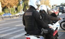Συνελήφθη 17χρονος στον Κολωνό με γεμάτο περίστροφο