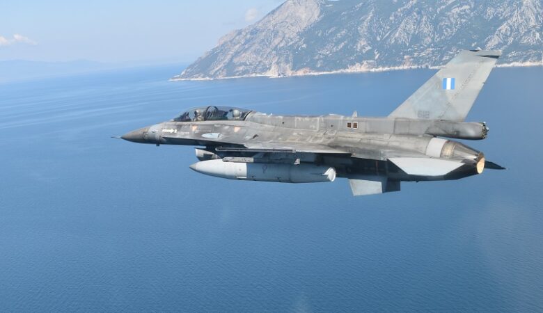 Πτώση F-16: Το αεροσκάφος δίνει ακόμα σήμα – Επίκειται επιχείρηση από βαθυσκάφος της Πολεμικής Αεροπορίας