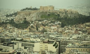 Με αυξημένες νεφώσεις ο εορτασμός της 25ης Μαρτίου – Πού θα βρέξει