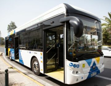 Έως το τέλος Ιουνίου θα κυκλοφορεί στην Αττική το σύνολο των νέων ηλεκτρικών λεωφορείων
