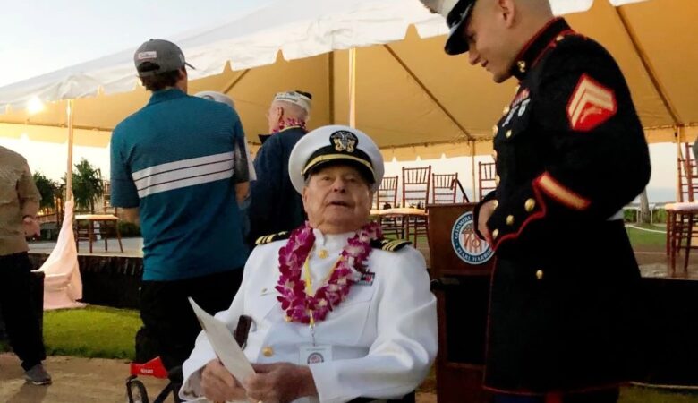 Πέθανε στα 102 του χρόνια ο τελευταίος επιζών αμερικανικού πολεμικού πλοίου στο Περλ Χάρμπορ