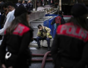 Συλλήψεις 11 ατόμων στην Κωνσταντινούπολη για τον θάνατο μίας μητέρας και των δύο παιδιών της από δηλητηρίαση