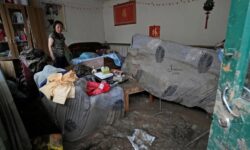 Τυφώνας έπληξε την Κίνα: Άνθρωποι παρασύρθηκαν στο κενό από σπασμένα παράθυρα την ώρα που κοιμόντουσαν