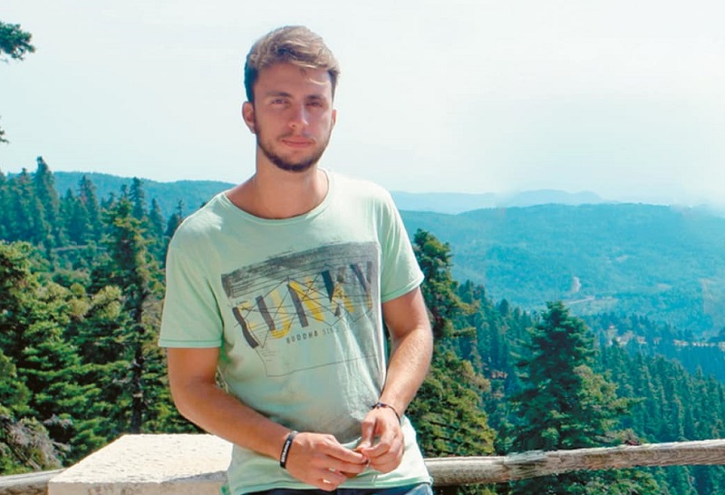 Ξεσπά ο πατέρας του 27χρονου στρατιώτη που πέθανε μετά από εγχείρηση θυρεοειδούς