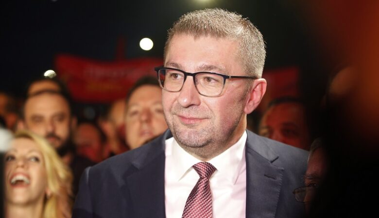 Η πρέσβης των ΗΠΑ στα Σκόπια χαιρετίζει τη δήλωση του Μίτσκοσκι, ότι θα χρησιμοποιήσει τη συνταγματική ονομασία της χώρας