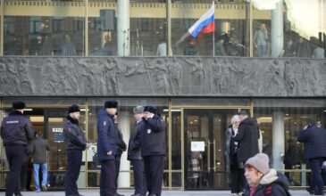 Περισσότερα από 80 ξένα μέσα ενημέρωσης έχουν απαγορευθεί στη Ρωσία