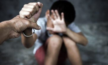 Τρεις αναφορές την ημέρα για trafficking – Ένα στα τρία θύματα εμπορίας ανθρώπων είναι παιδί