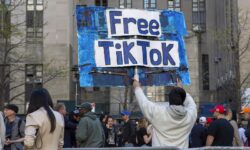 Tik Tok: Προς απαγόρευση στις ΗΠΑ οδεύει το μέσο κοινωνικής δικτύωσης