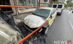 Εμπρησμός δύο αυτοκινήτων στο κέντρο της Αθήνας – Δείτε φωτογραφίες του News