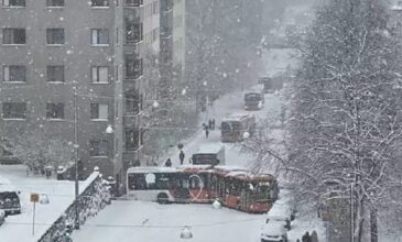 Σοβαρά κυκλοφοριακά προβλήματα στο Ελσίνκι από τις ασυνήθιστες για την εποχή χιονοπτώσεις