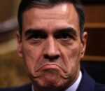Ο Ισπανός πρωθυπουργός Σάντσεθ ανακοινώνει αν παραιτείται ή όχι