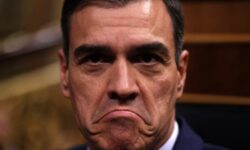 Ο Ισπανός πρωθυπουργός Σάντσεθ ανακοινώνει αν παραιτείται ή όχι