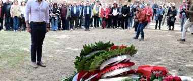 Στεφάνι στους αγωνιστές της Εθνικής Αντίστασης κατέθεσε ο Στέφανος Κασσελάκης στο Σκοπευτήριο της Καισαριανής